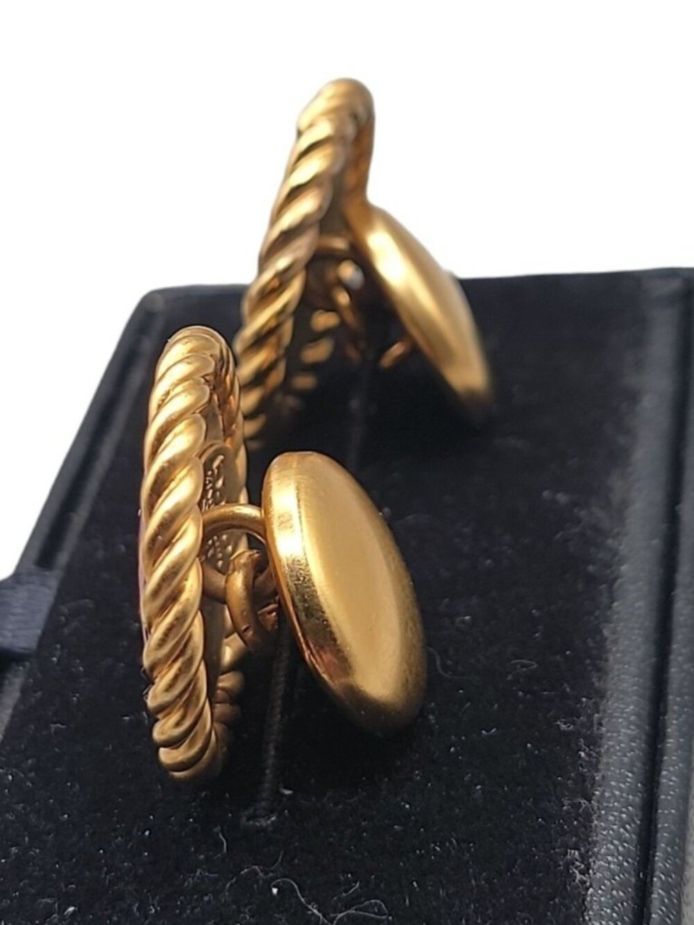 Vintage Gucci 1992 Red Enamel GG Logo Blazer Buttons Gold Plated Set of 2 Italy - Picture 6 of 15